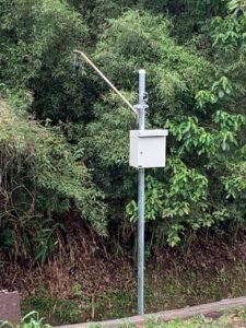 BLIT-NW com telemetria da medição de nível instalado em poste padrão.